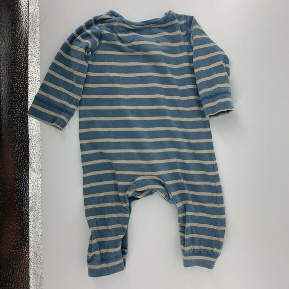 Red Egg and Ginger Dinosaur Crochet One Piece - Picture 4 of 6